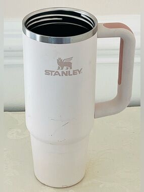 Stanley The Quencher H2.0 FlowState 30 oz Rose Quartz BPA Free Tumbler
